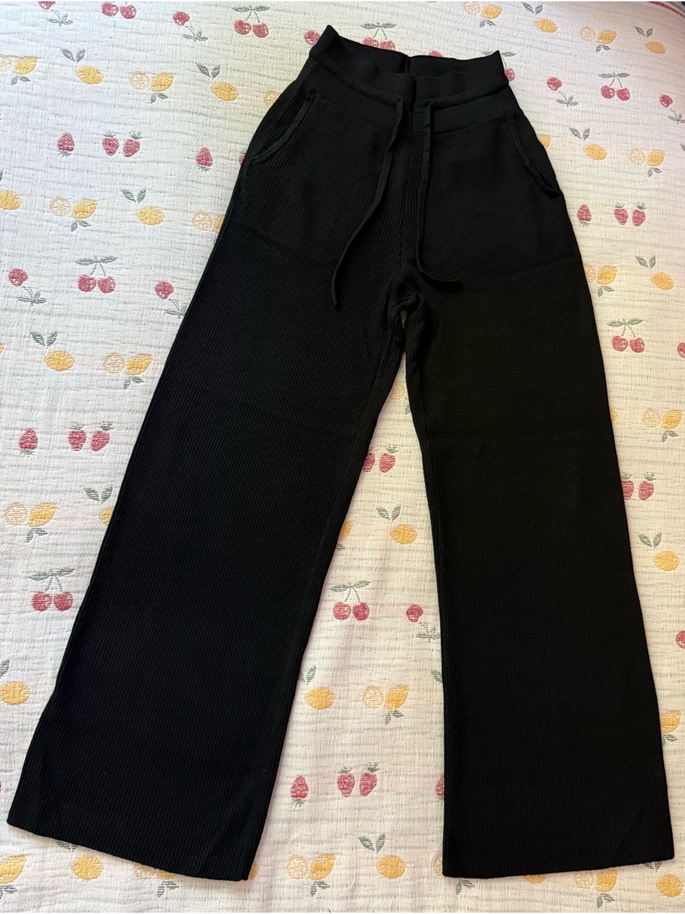 Uniqlo High Waisted Ribbed Knit Drawstring Pants - Black